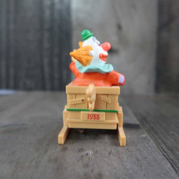 1988 Hallmark Keepsake Ornament Jingle Bells Clown Reindeer Musical Christmas - Picture 5 of 6